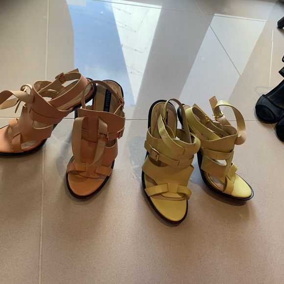 Lot ! Of Izabela Rue heels. - Picture 4 of 6